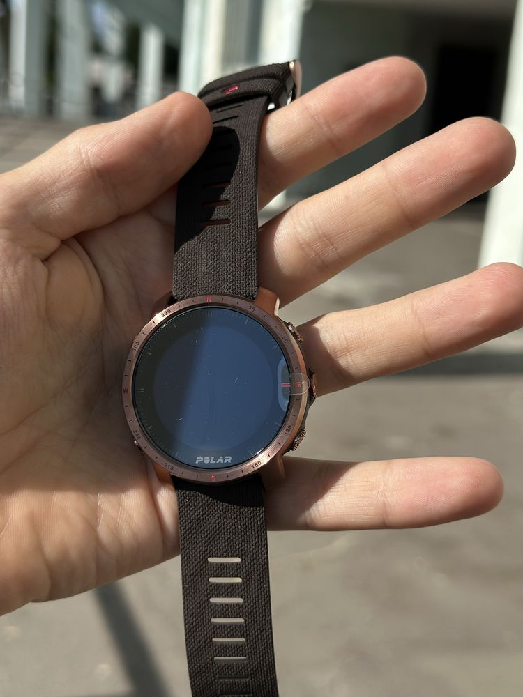 Смарт-годинник Polar Grit X Pro (90085775) з повною комплектацією
