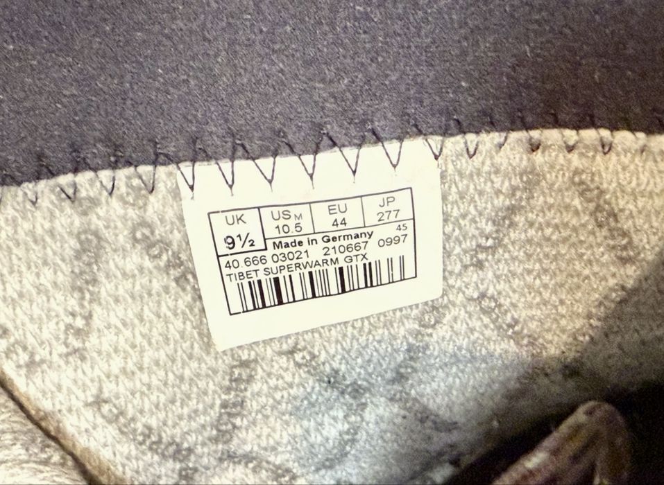 ЧЕРЕВИКИ/БЕРЦІ Зимові LOWA Tibet Superwarm GTX