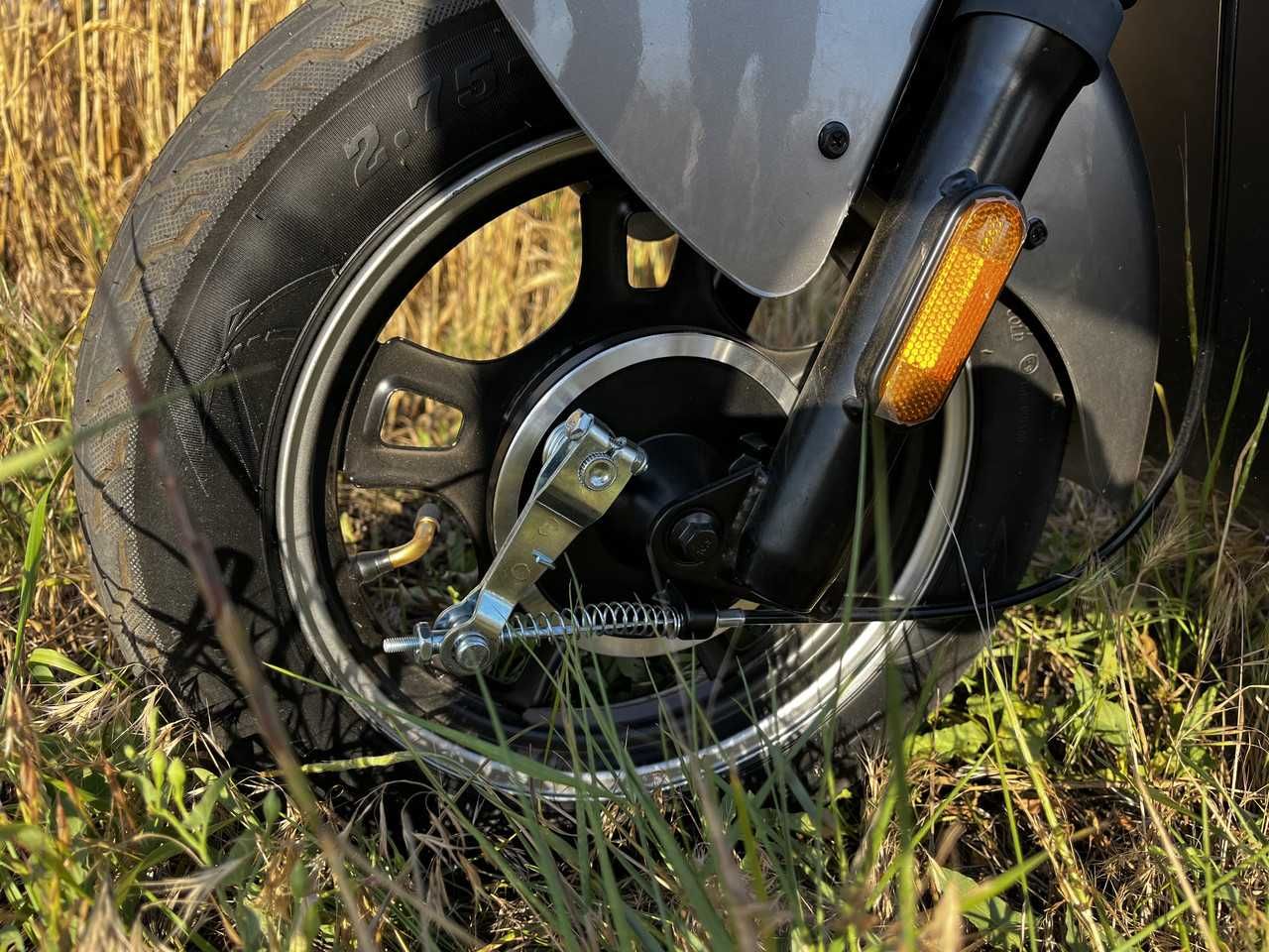 Crosser CR2/CR1 600W20A 60V Електроскутер велоскутер 2025 серый
