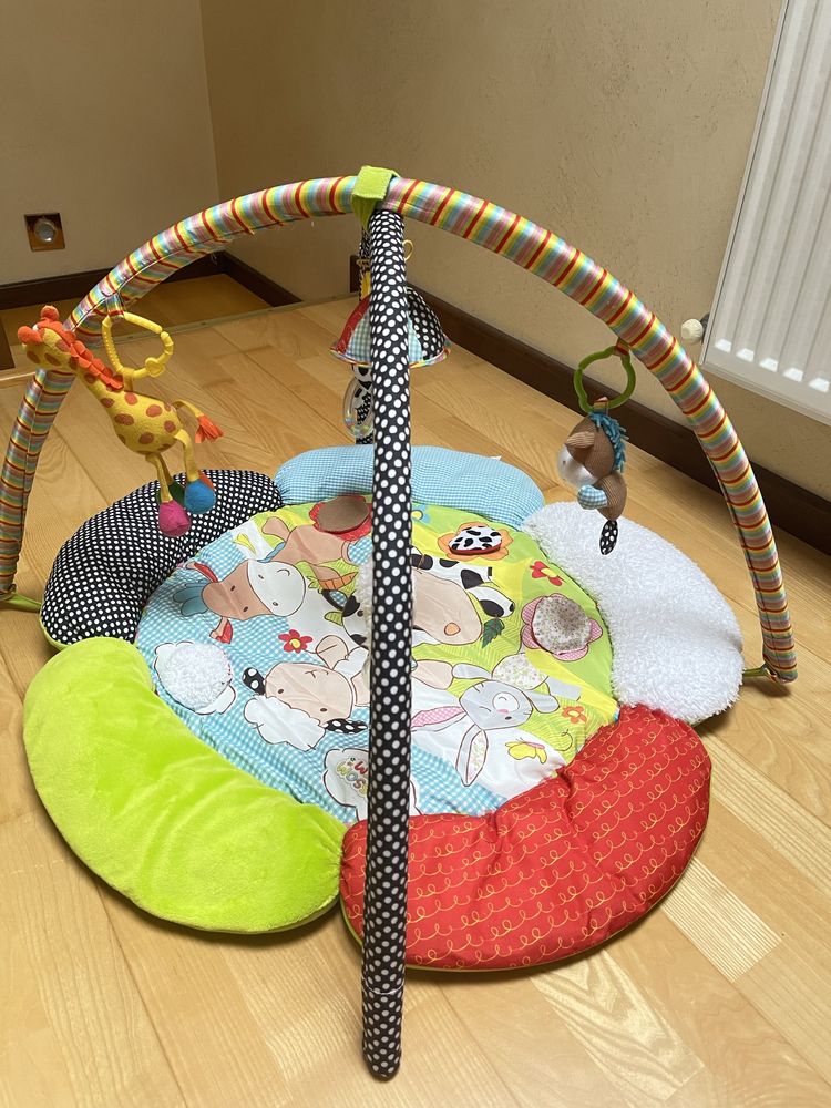 Розвиваючий коврик з дугами для немовлят