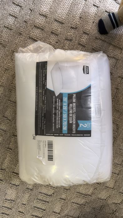 Conjunto: Edredão 135x200 + 2 Enchimentos de Almofada + 2 Almofadas