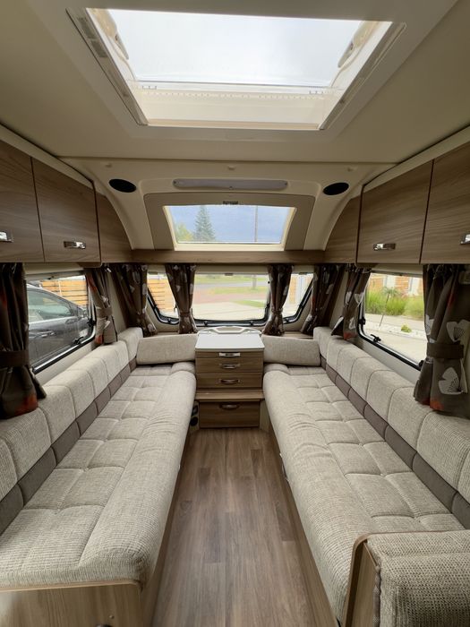 Przyczepa Kempingowa Swift Prestige z 2017 roku 6/7 osobowa.