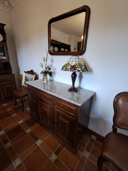 Mobília completa de sala de jantar como nova