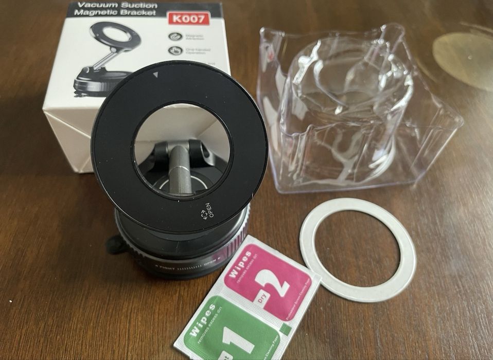 Авто держатель телефона магнитный с вакуумной присоской