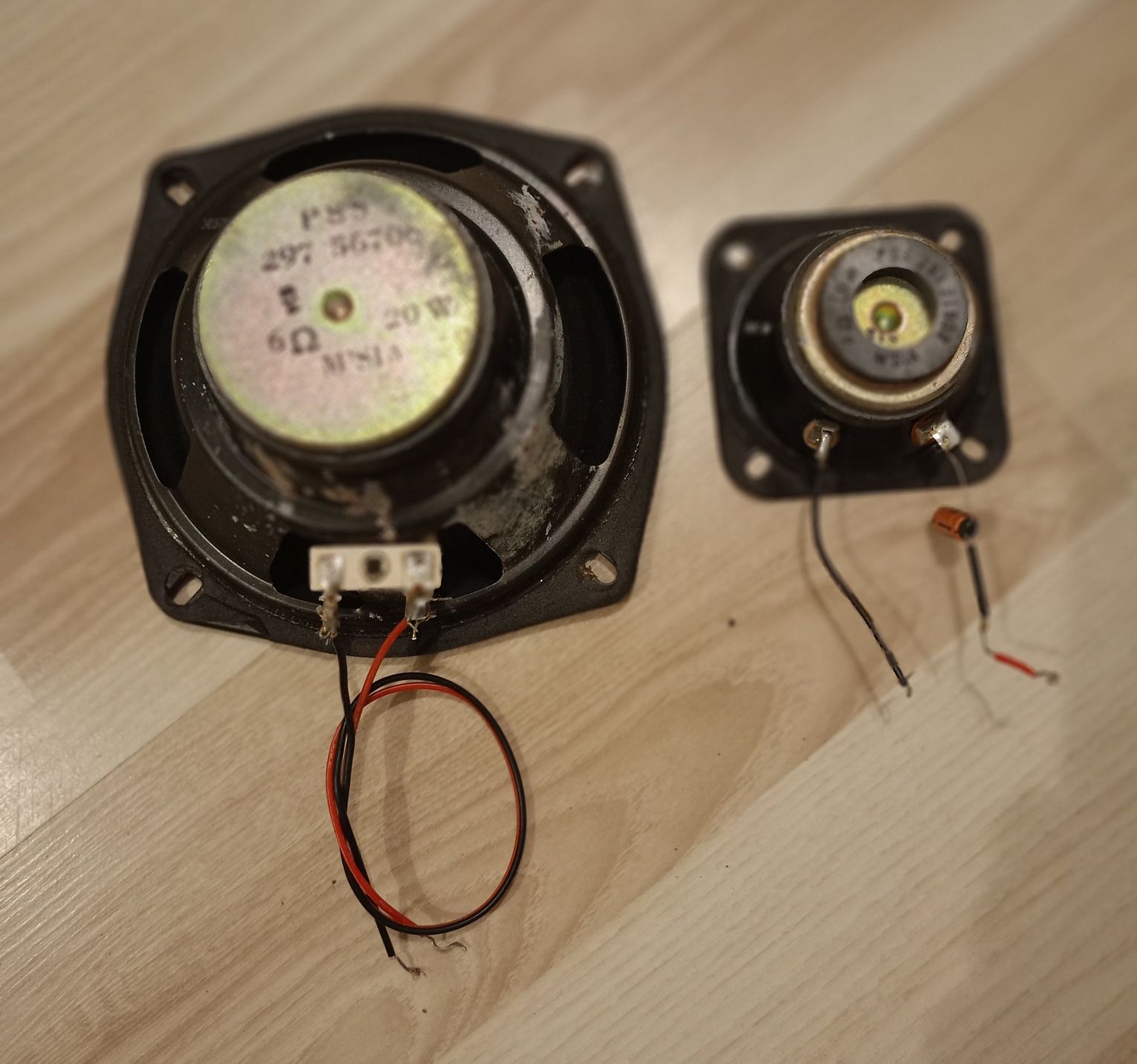 głosniki 6 ohm 20W, 8 ohm 10W
