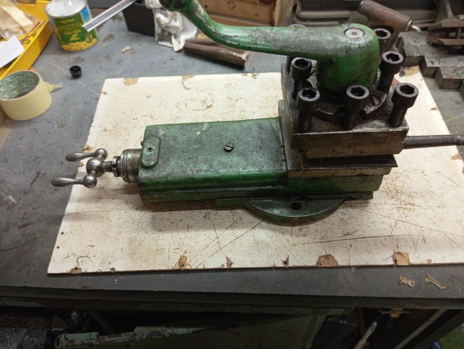 Универсально делительная Удг 250 стол поворотный резцедержка