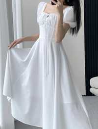 Чарівна сукня міді білого кольору