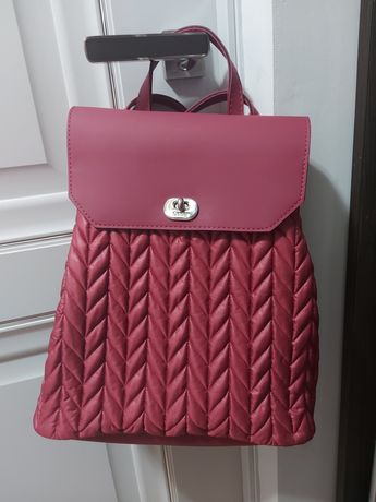 Новый рюкзак вишнёвого цвета