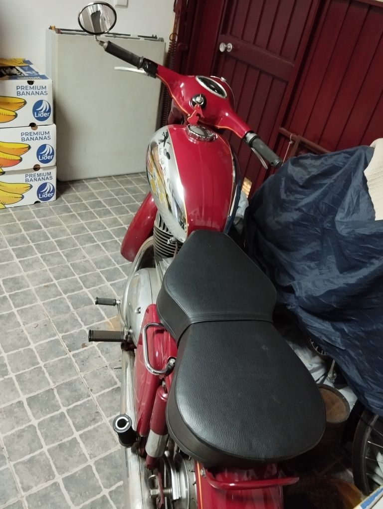 Antiga Moto Jawa 250