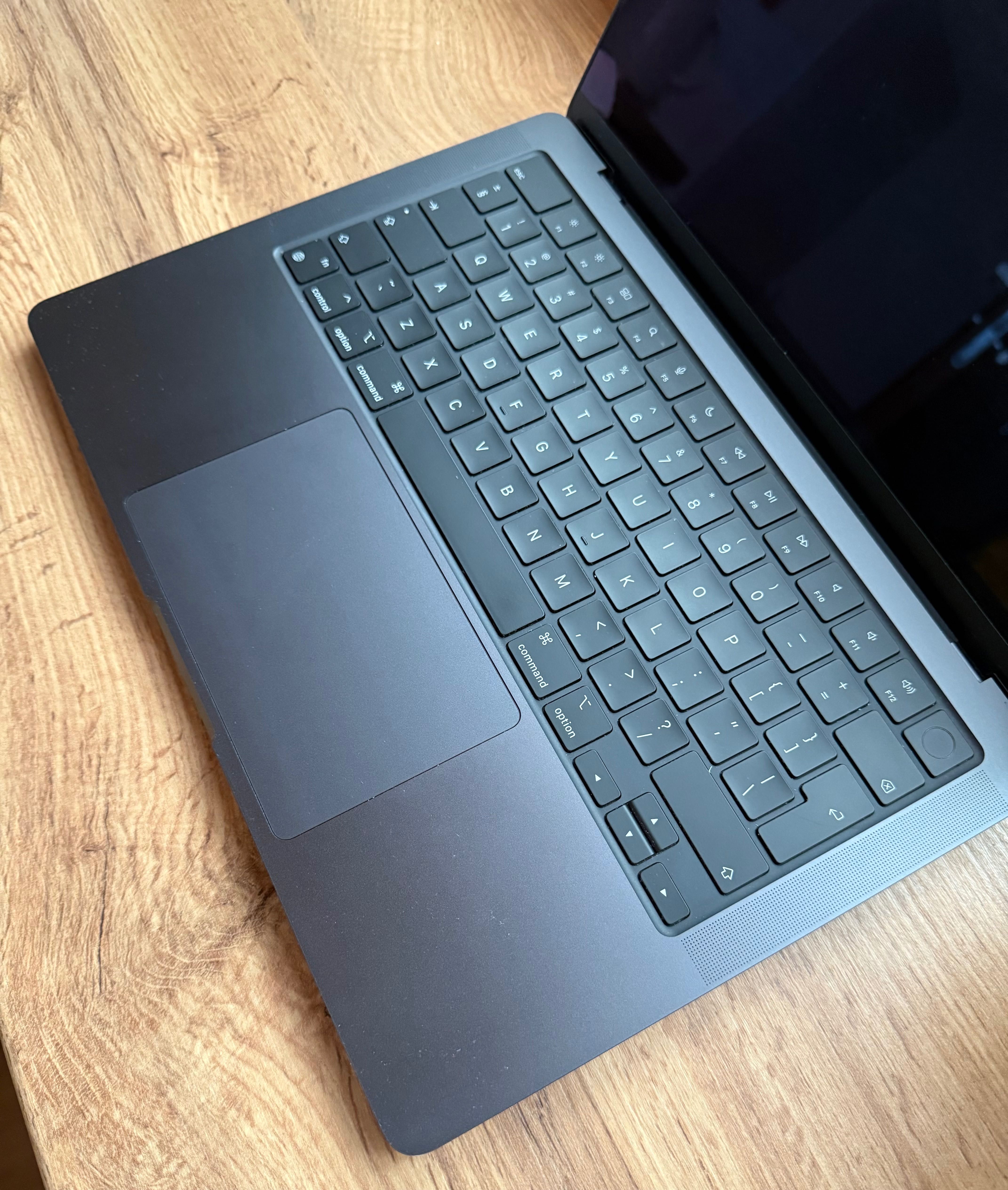MacBook Pro 14" M3 PRO 18GB/512GB SSD MRX33ZE/A