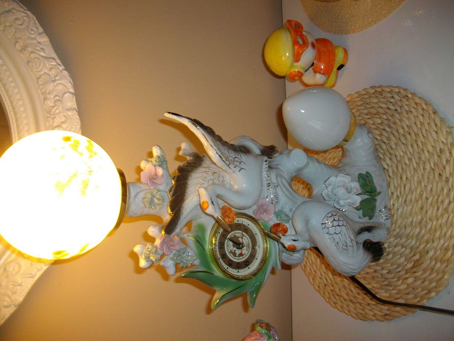 Lampka porcelaowa z zegarem