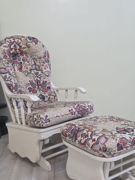 Продаж гойдалковий стілець