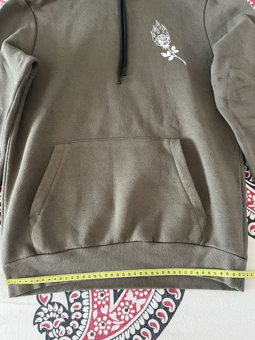 Sweatshirt verde seco estampada | Bershka (XS)