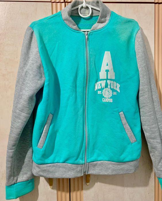 Жіночий бомбер теплий