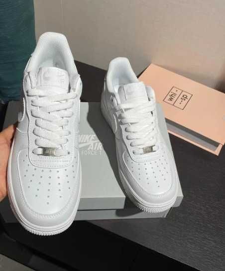 Białe trampki NIKE, rozmiar 41