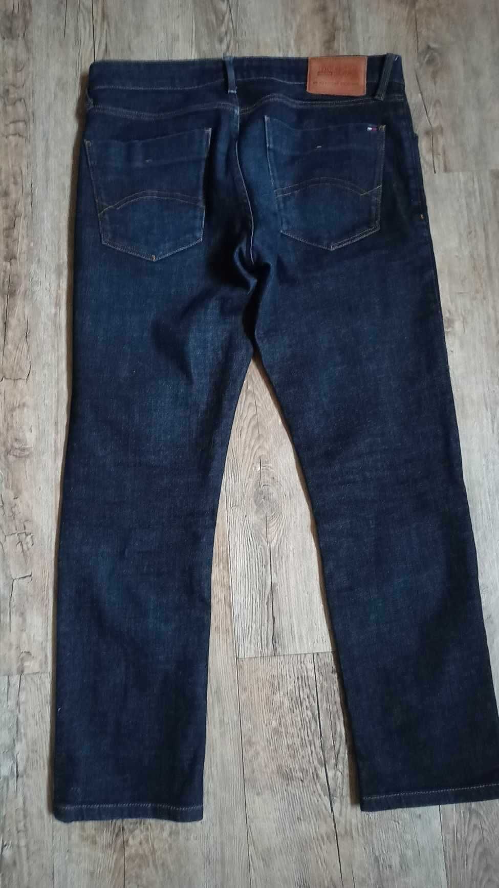 Spodnie Tommy Hilfiger jeansy