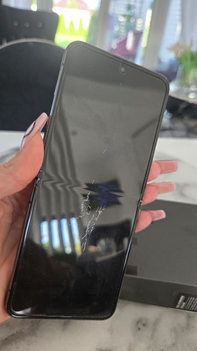 Samsung z Filip 4 + nowe etui cyrkonie