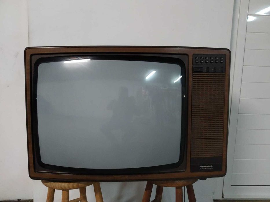 Televisão Vintage Grundig Super Color