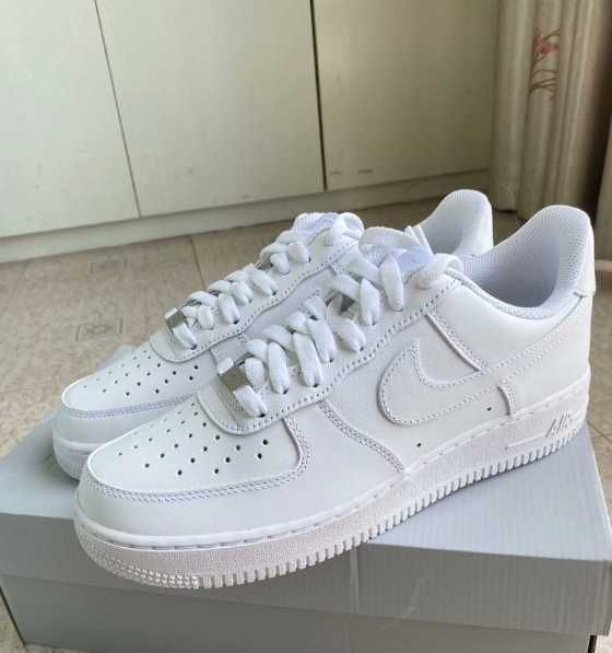 Uniseks/Trampki/Damskie/Nike Air Force 1 Low '07 White R.43