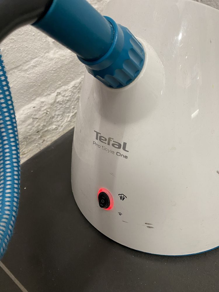 Відпарювач для одягу Tefal