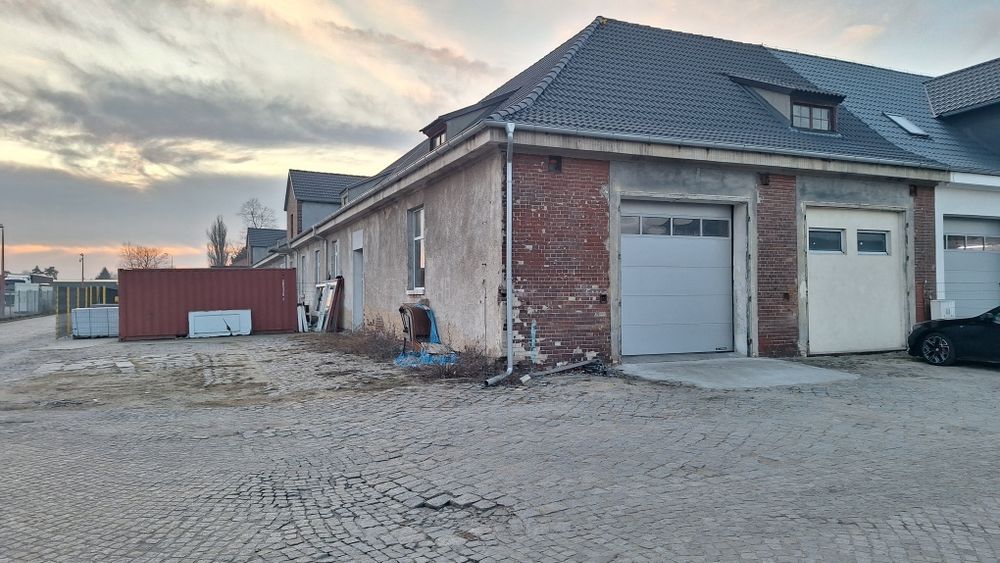 Sprzedam hala/garaż