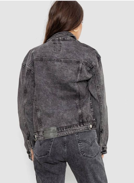 Жіноча джинсова куртка
