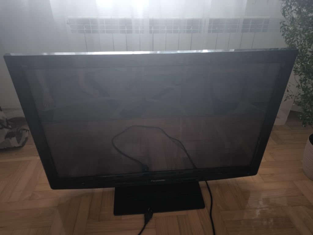 Telewizor Panasonic 42 cale  plus dekoder