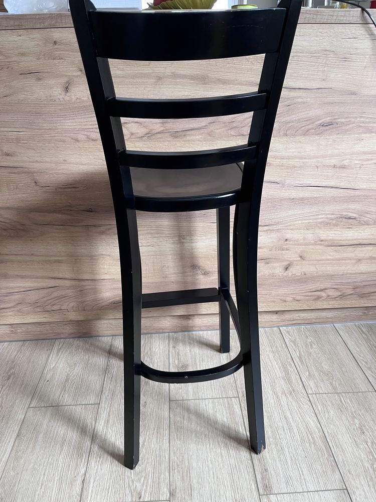 Krzesła barowe używane