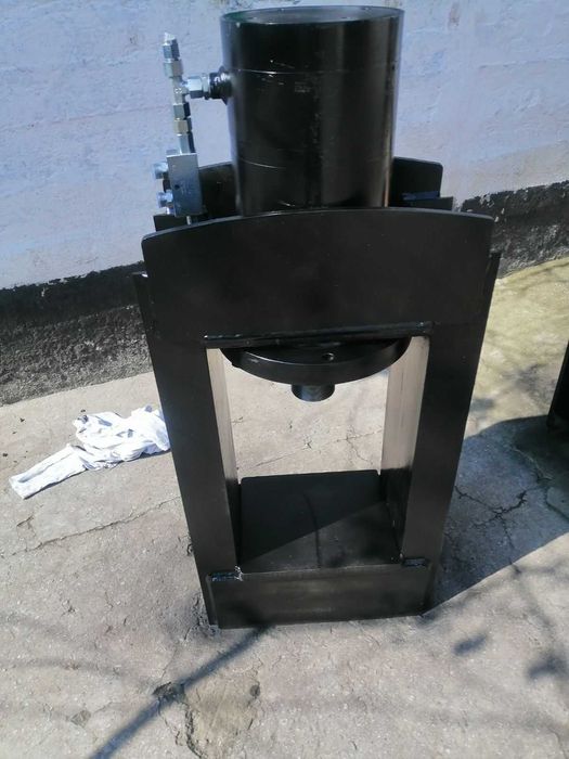 Пресса для СТО, Фузы, макулатуры, маслопресса, брикетов