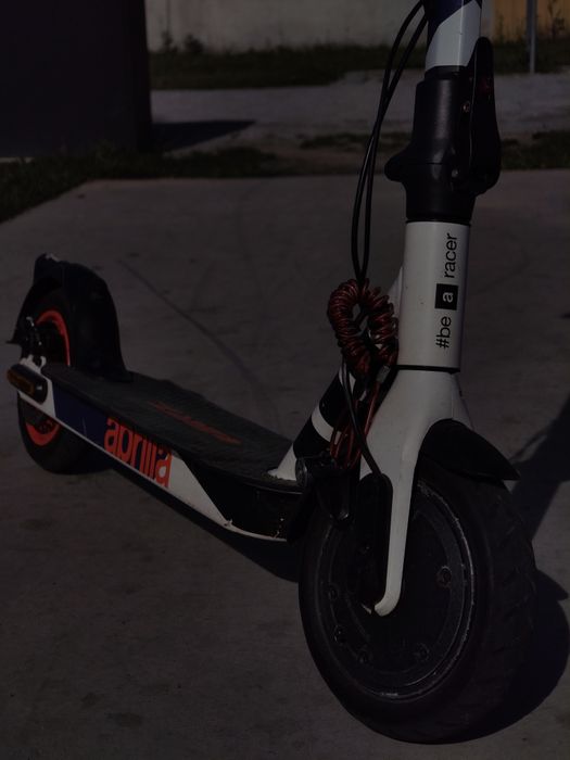 Chulajnoga elektryczna Aprila ESRZ