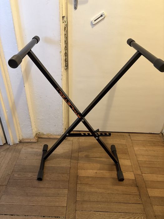 Statyw stojak Athletic na keyboard