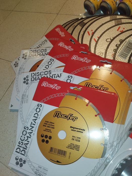 63 discos para rebarbadora, e tudo na foto! Muiyo barato