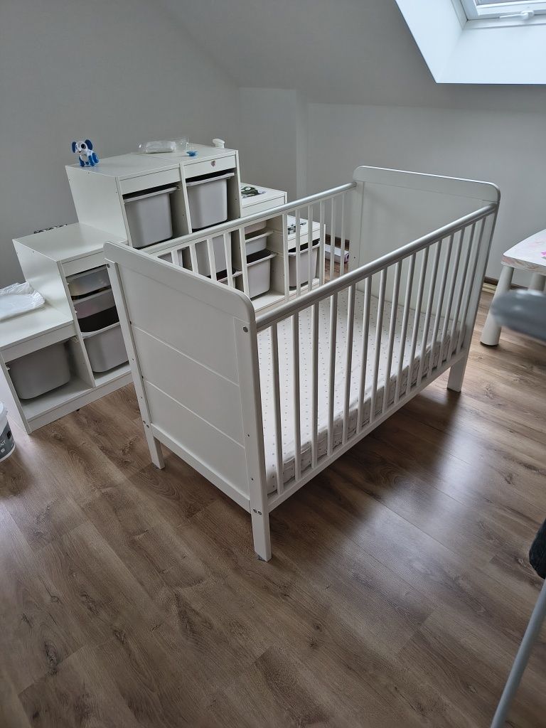 Łozeczko Woodies materac podkład prześcieradełka