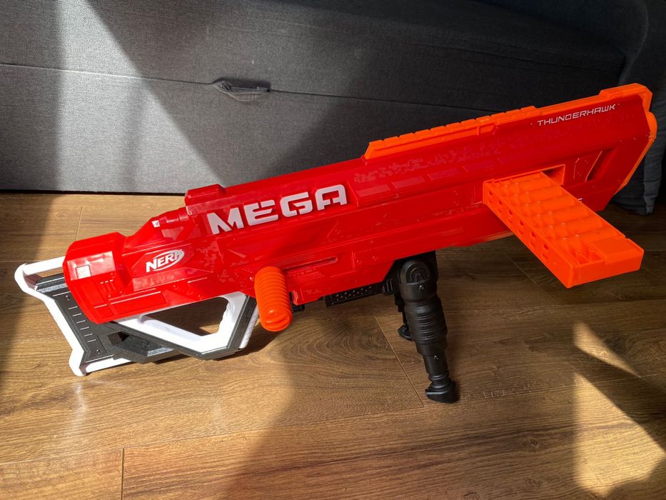 Дуже велий Nerf бластер
