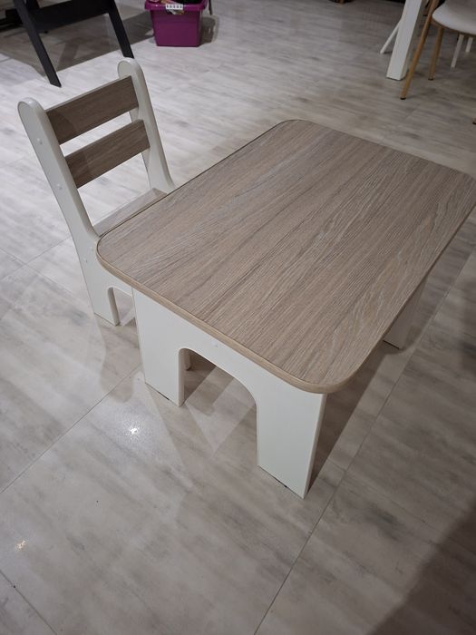 Stolik i krzesełko dla dziecka