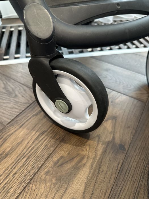 Коляска для кукол