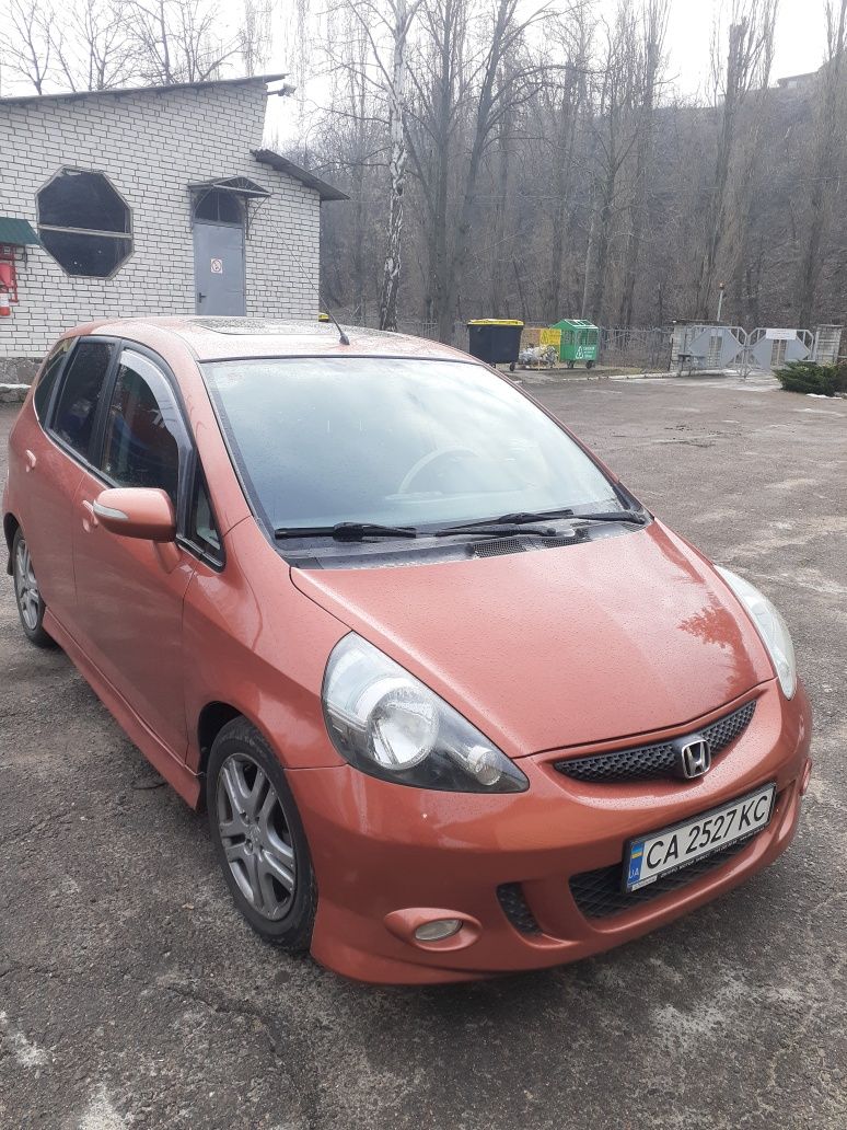 Продам  Honda Jazz