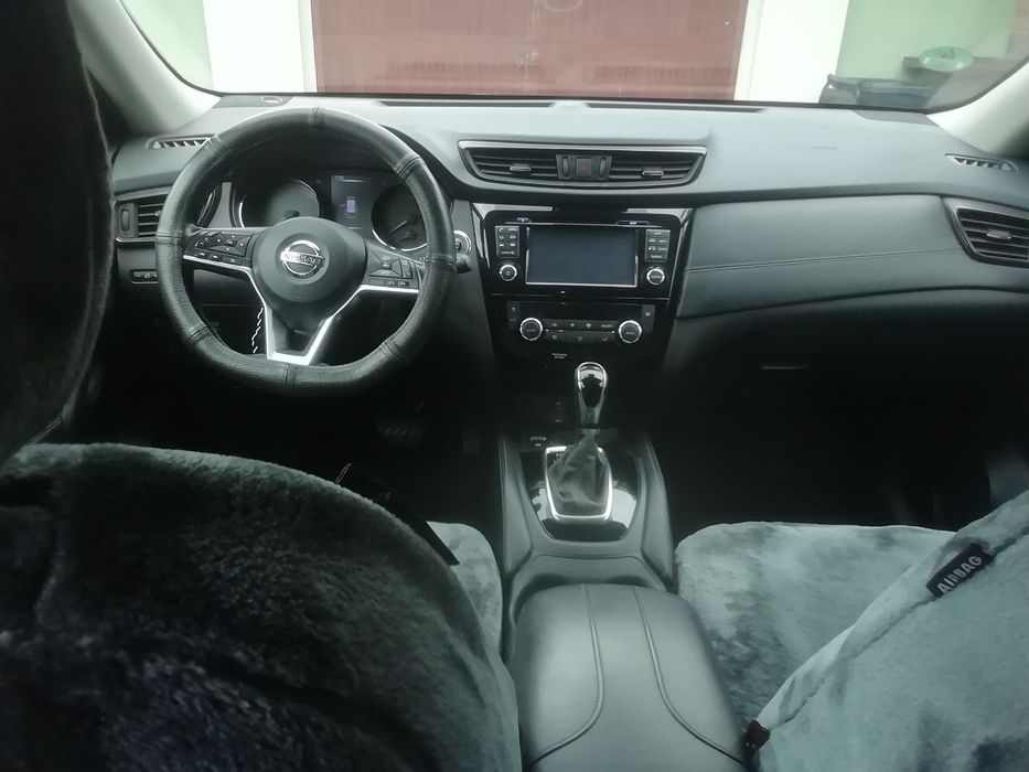 Samochód Nissan XTRIAL