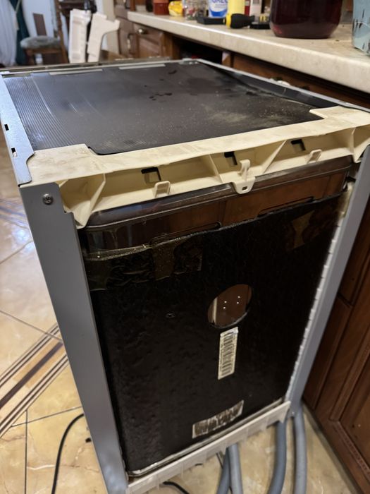 Посудомийка Ariston CIS LST 328