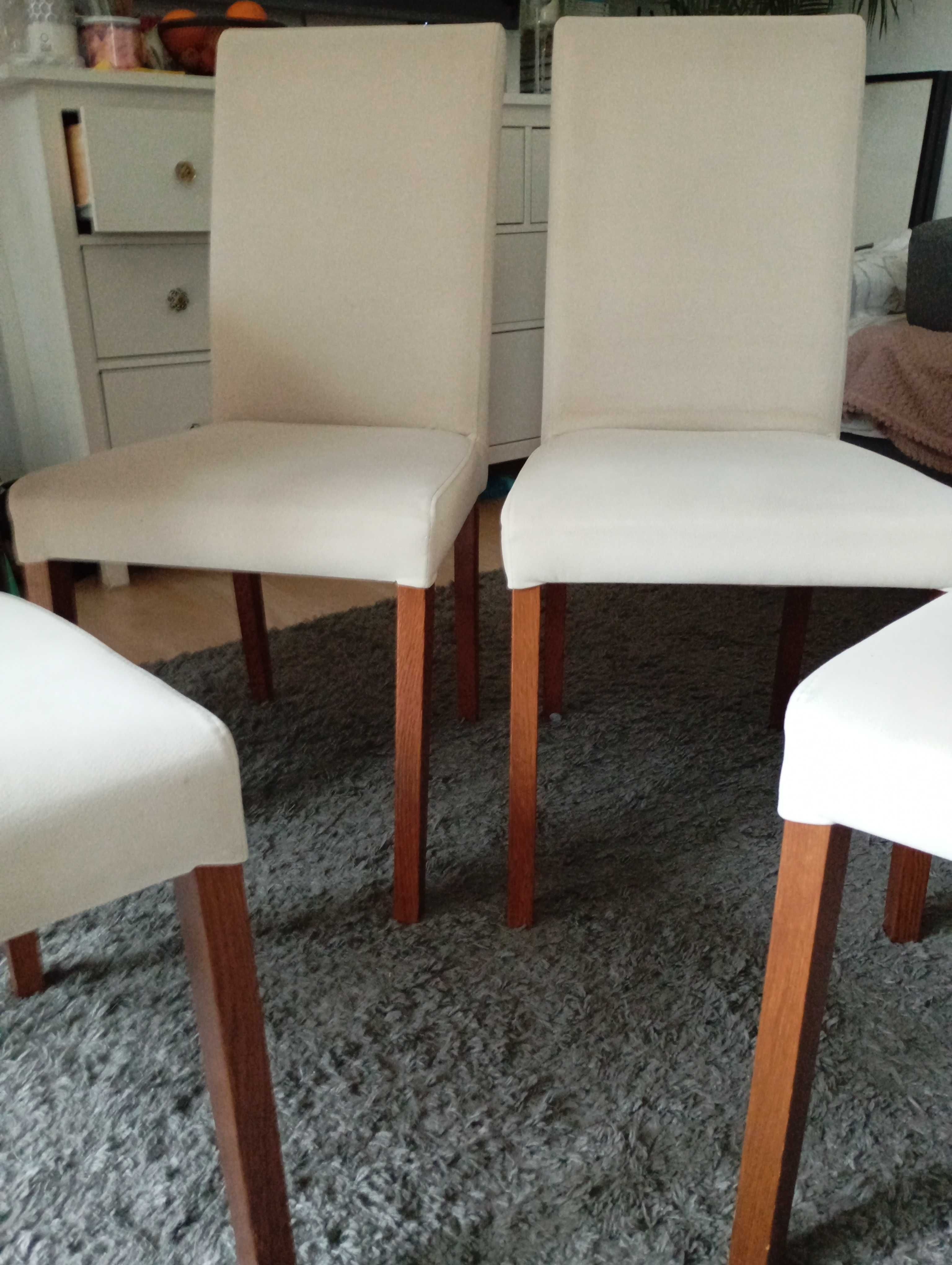 4 krzesła, bardzo eleganckie i solidne