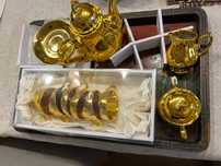 Serviço de Cha dourado