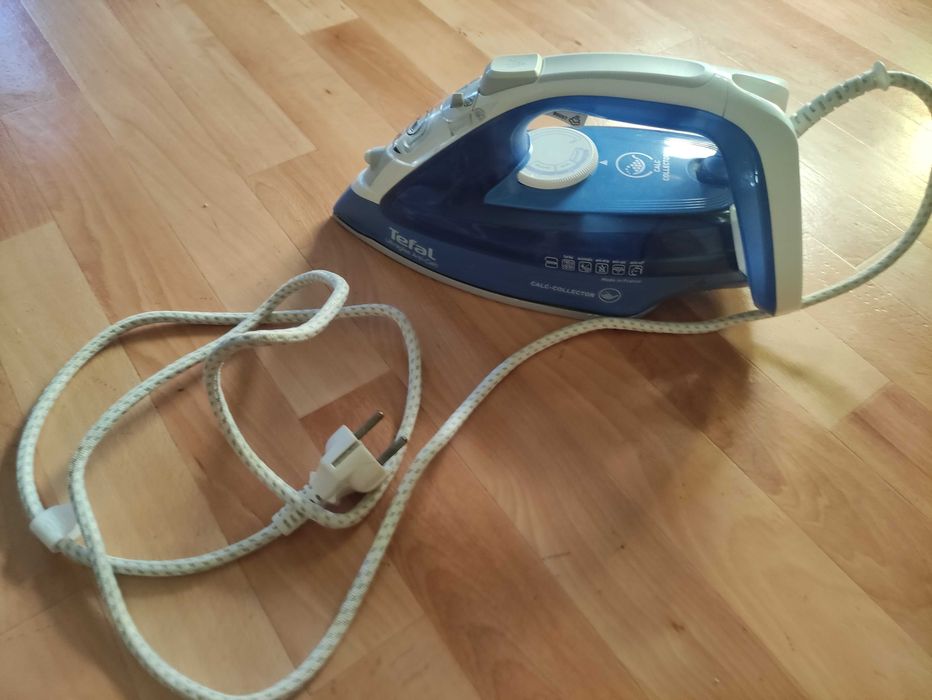Żelazko TEFAL Ultragliss Anti-Scale FV4967