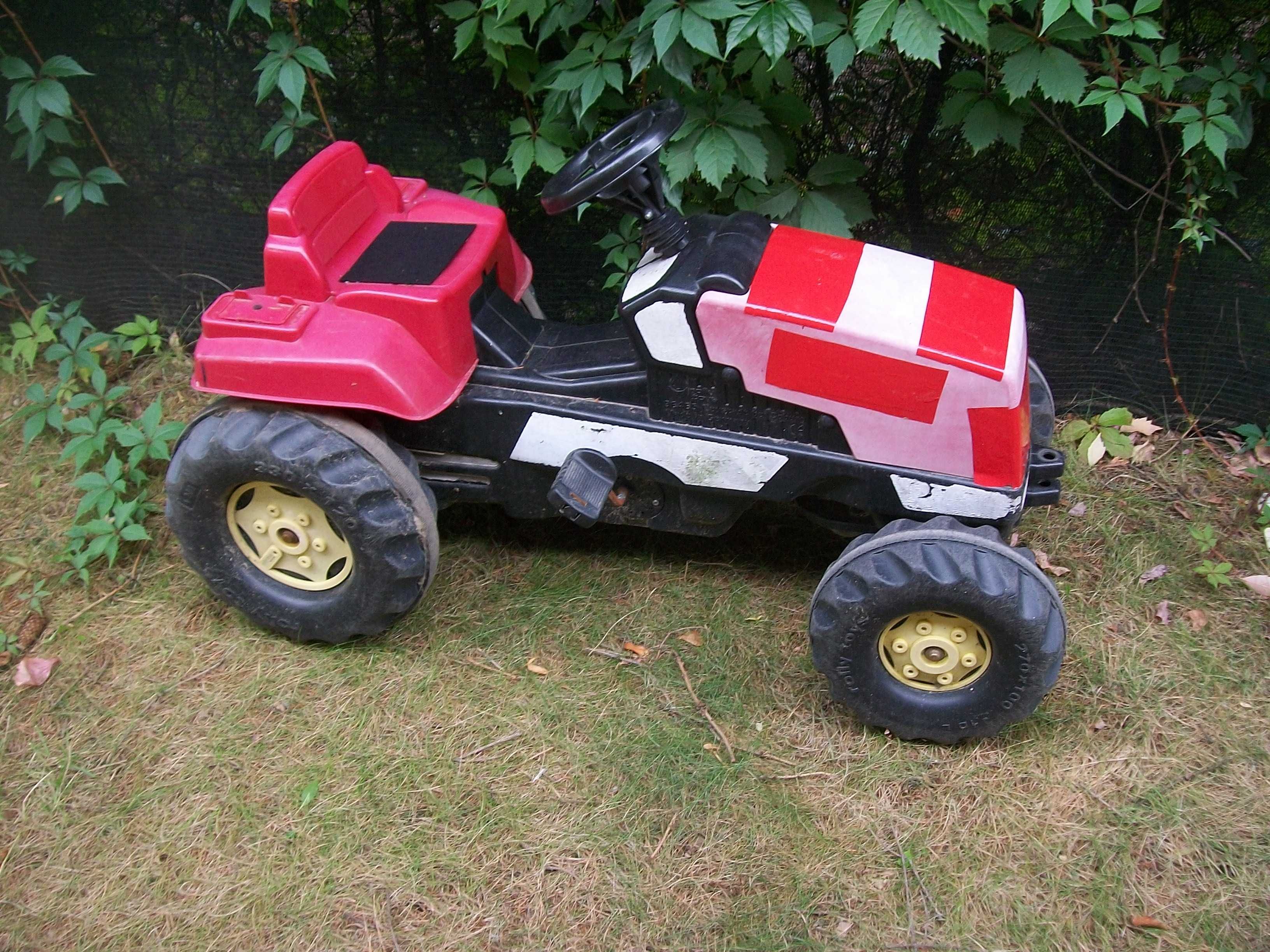 traktor na pedały różne rodzaje i przyczepy