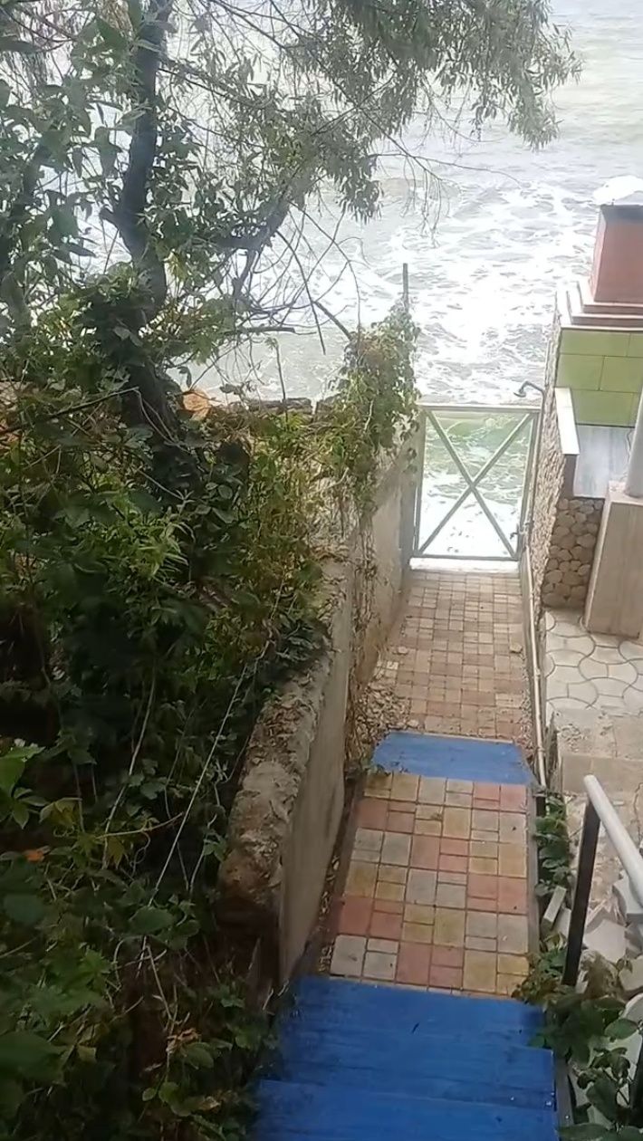 Домики посуточно на самом берегу моря,Вапнярка, ДК Солнечный