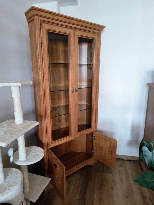 Szafa narożna witryna szklana