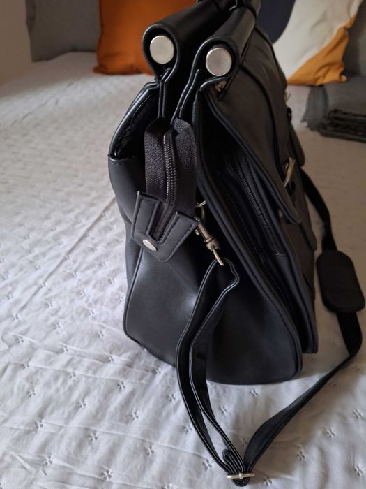 Elegancki kuferek podróżny