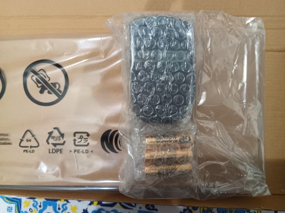 Vendo teclado e rato wireless NOVOS