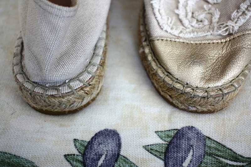 Alpercatas bege crú da GLORIA ORTIZ tamanho 36