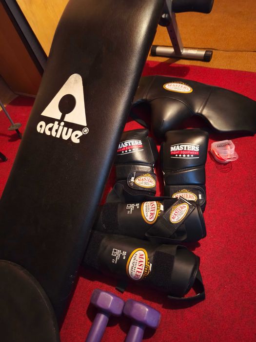 Ławka skośna, hantle, obciążenie żeliwne, kick boxing sprzęt.