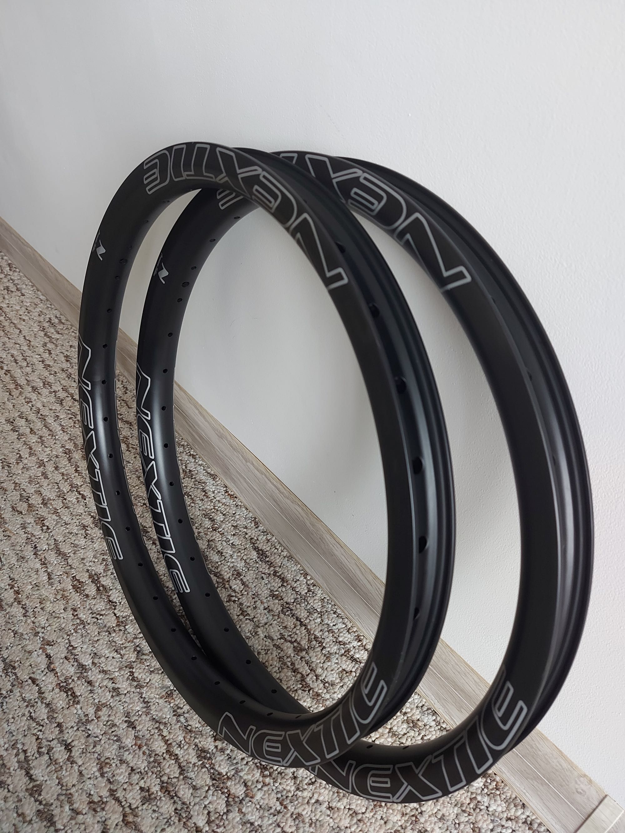 Obręcze BMX Carbon Nextie 20" 406mm 32 otw. Para